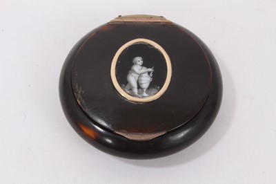 Lot 661 - Late 18th/early 19th century tortoiseshell and yellow metal mounted snuff box with an enamel roundel