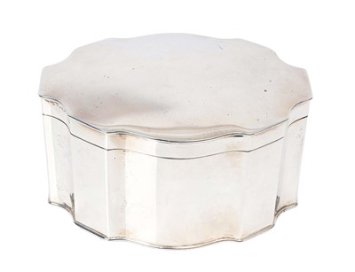 Lot 252 - George V silver box