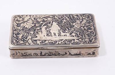 Lot 696 - 18th century Continental niello snuff box