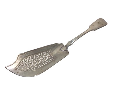 Lot 261 - William IV silver fiddle pattern fish slice of typical form, with pierced decoration