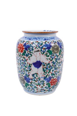 Lot 121 - Chinese Wucai vase