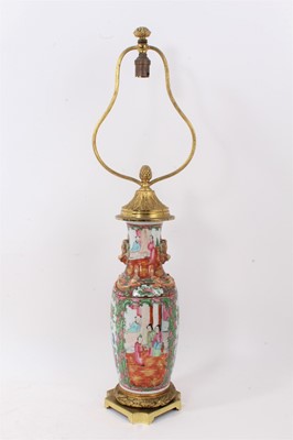 Lot 122 - Chinese ormolu mounted table lamp