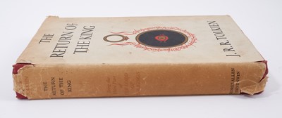 Lot 750 - J. R. R. Tolkien first edition - 'The Return of the King,' signature mark '4' to page 49, together with The Fellowship of the Ring, 1955 fourth impression