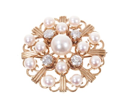 Lot 511 - Diamond and cultured pearl brooch