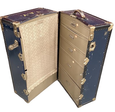 Lot 1165 - Vintage steamer trunk