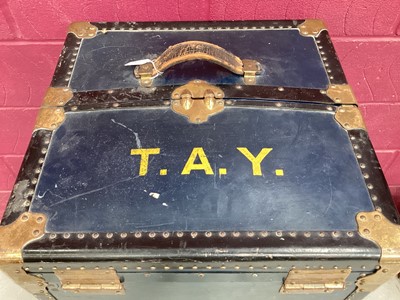 Lot 1165 - Vintage steamer trunk