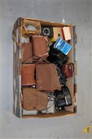 Lot 2875 - Quantity of vintage photographic equipment -...