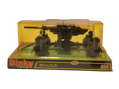 Lot 16 - Dinky Bren Gun Carrier with Anti-Tank Gun No.619, 6 Pounder Anti-Tank Gun No.625 & 88mm Gun No.656 (x2), all in bubblepack and base (4)