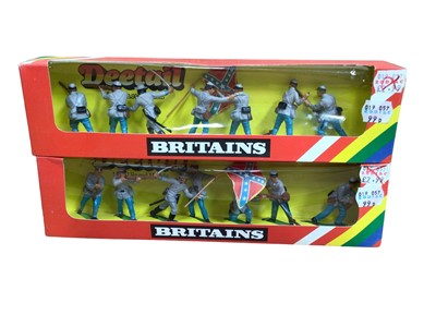 Lot 34 - Britains Wild West Buckboard No.7617 (x2), plus Confederate Infantry No.7426 (x5) (7 total)