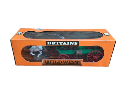 Lot 35 - Britains Wild West Buckboard No.7617, plus Confederate Infantry No.7426 (x5), all boxed (6)