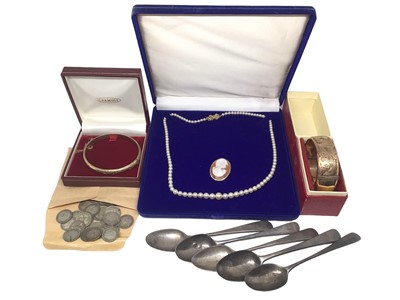 Lot 260 - 9ct gold bangle, cultured pearl necklace with 9ct gold clasp, 9ct gold mounted cameo brooch, gold plated bangle, five Georgian silver teaspoons and some coins