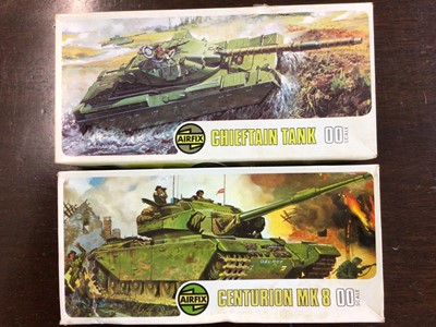 Lot 93 - Airfix OO scale Series 2 Centurion MK8, Chieftain Tank, Crusader Tank & 25 PDR Gun, all boxed (4)