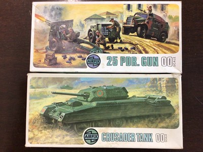 Lot 93 - Airfix OO scale Series 2 Centurion MK8, Chieftain Tank, Crusader Tank & 25 PDR Gun, all boxed (4)