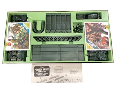 Lot 106 - Airfix HO OO scale Pontoon Bridge Assault Set, boxed 51651-0