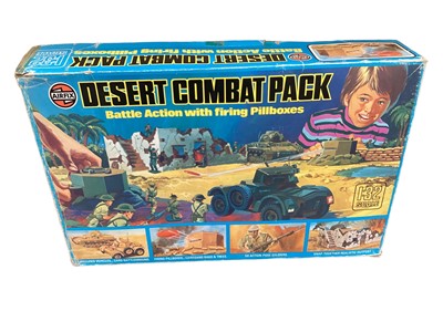 Lot 109 - Airfix 1:32 scale Desert Combat Pack, boxed 51512-6. (Box lid split)