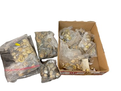 Lot 720 - Collection of various military buttons to include Royal Navy and RAF (one box)