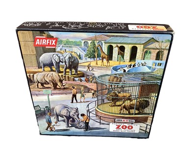 Lot 119 - Airfix HO OO scale Snap Together Zoo Playset, boxed 1686