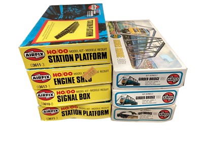 Lot 126 - Airfix OO scale Series 2 Girder Bridge No.02607-1 (x2).& Footbridge No.02601-3, plus Series 3 railway kits ( qty)