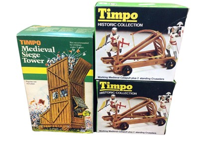 Lot 134 - Timpo Medieval Siege Tower No. 1801, boxed, plus Catapults & blunde of Siege Ladders (qty)