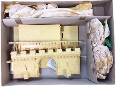 Lot 156 - Timpo Snap Together Desert Fort No.1500, box lid worn (1)