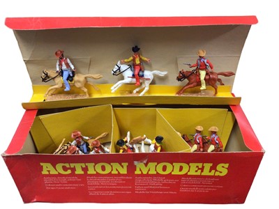 Lot 170 - Timpo Collection Mounted Cowboys Red Trade Box No.902 (14 pieces, one missing yellow shirt Cowboy)