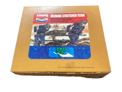 Lot 174 - Timpo German Stretcher Team Trade Box No.1044 (two missing)