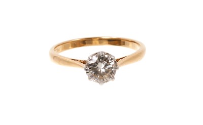 Lot 751 - Diamond single stone ring in platinum claw setting on 18ct gold shank