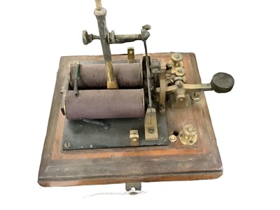 Lot 2440 - Morsecode machine