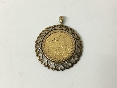 Lot 7 - George V gold half sovereign, 1912, in 9ct gold pendant mount