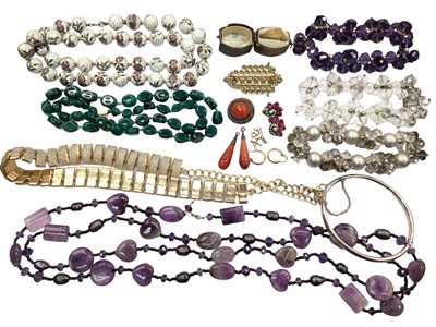 Lot 1026 - Group of jewellery and costume jewellery to include a Victorian agate ring in a Victorian ring box, a pair of Victorian carnelian earrings, silver bangle, amethyst necklace etc