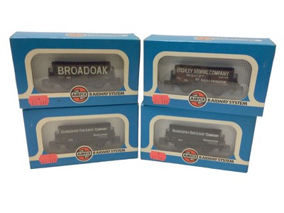 Lot 294 - Airfix 00 Gauge Railway Systems Rolling Stock, boxed (17)