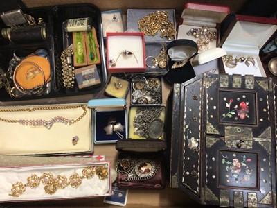 Lot 170 - Vintage costume jewellery and bijouterie to include a Carl Zeiss DRP monocular, silver vesta case, an Edwardian advertising vesta case, Victorian silver gilt bracelet, silver brooch by Ivan Tarratt...