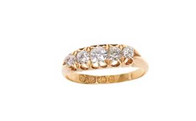 Lot 758 - Victorian diamond five stone ring in 18ct gold setting