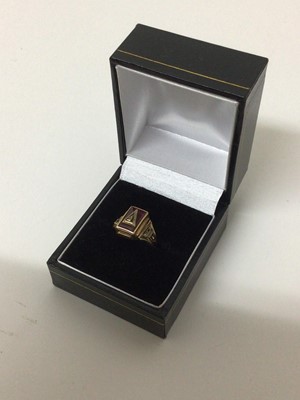 Lot 82 - American 10ct gold ring