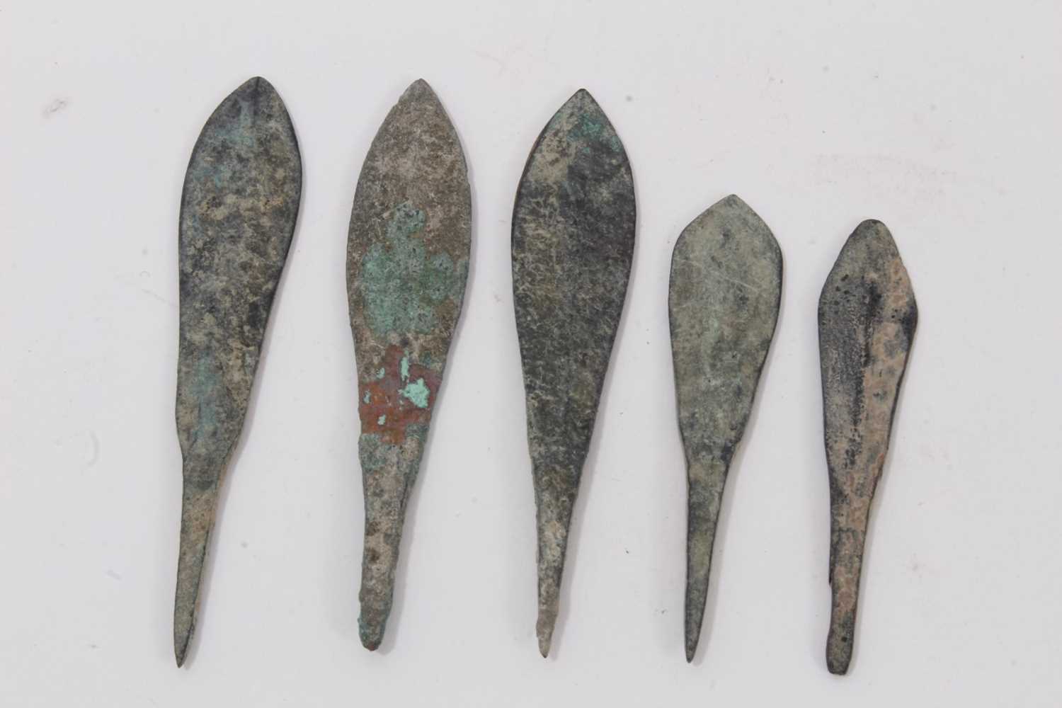 Lot 967 - Five ancient Egyptian arrow heads