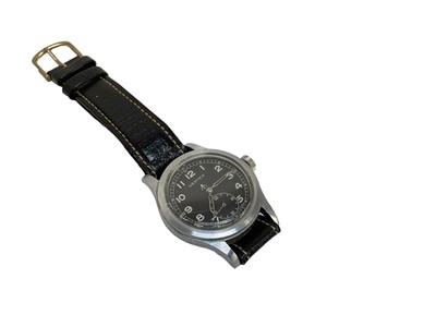 Lot 717 - Second World War Vertex 'Dirty dozen' British military wristwatch