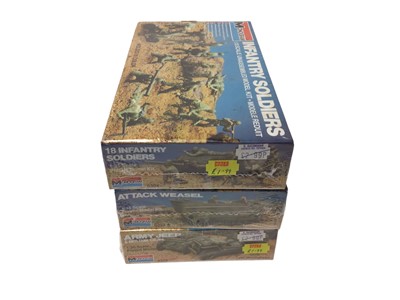 Lot 326 - Revell The History Makers 1:32 Scale Self Propelled Howitzer No.8625 & Northrop Hawk model kits No.8611 and 1:35 Scale 8th Army Soldiers, Monogram 1:35 Scale Army Jeep & Anti-Tank Gun No.6302, Atta...