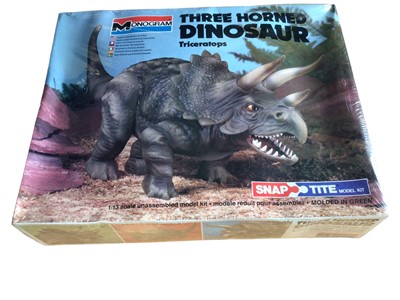 Lot 328 - Monogram Snap Tite 1/13 Scale Dinosaur model kits including Triceratops No.6040, Styracosaurus No.6042 & Giant Woolly Mammoth No.6041, all in sealed boxes (3)