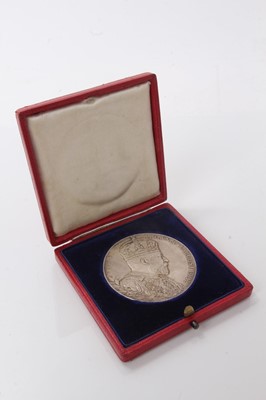 Lot 457 - G.B. - Edward VII silver coronation medal (N.B. Dia: 55mm & in case of issue) (1 medallion)