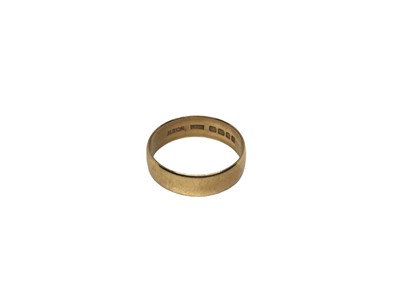 Lot 292 - 18ct gold wedding ring