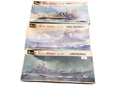 Lot 333 - Revell 1:200 Scale Mini Ships Serie Warships including USS Wisconsin H-2406, Littorio H-2413, Scharnhorst H-2417, Gneisenau H-2418 ( x2), King George V H-2419, Prince of Wales H-2420, all boxed (7)