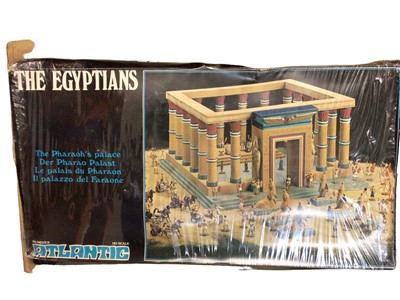 Lot 352 - Atlantic HO Scale The Egyptians The Pharaoahs Palace No.1507,  (seal missing one end), boxed (1)