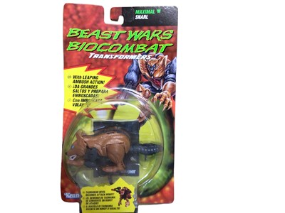 Lot 361 - Kenner Beast Wars Biocombat Maximals including Cheetos Ghephard, Rhinox, Bonecrusher, Snarl & Cybershark Squalo Tigre and Pedacons Tarantulas, Waspinator Punginator & Manterror, on card with bliste...