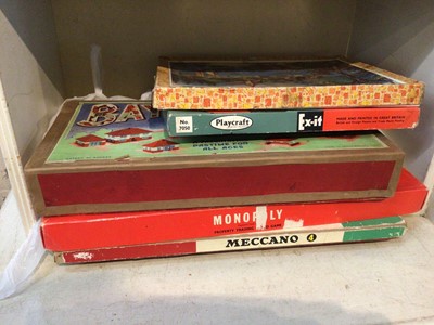 Lot 338 - Group of toys including Bayko Set 1, Meccano set 4 together with other games