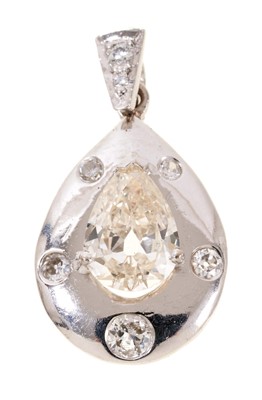 Lot 749 - Diamond pendant with a pear-cut diamond