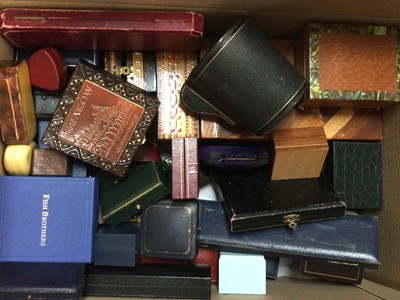 Lot 1050 - Collection of empty jewellery boxes