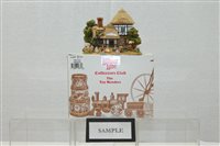 Lot 2176 - Group of Lilliput Lane Cottages - mostly boxed...