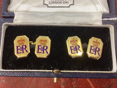 Lot 7 - H.M. Queen Elizabeth II, fine pair of Royal presentation cufflinks
