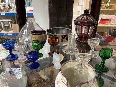 Lot 162 - Collection of glassware including Sabino paperweight, eyeglasses etc