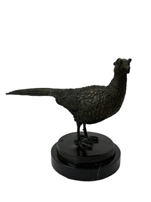 Lot 1225 - Contemporary bronze sculpture of a pheasant, mounted on a black marble circular base, 18cm high